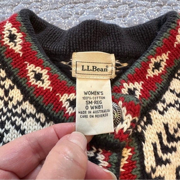 LL Bean Cardigan Wool Made in Australia Navy Cream & Red Aztec Vintage Size S/M - Picture 4 of 10
